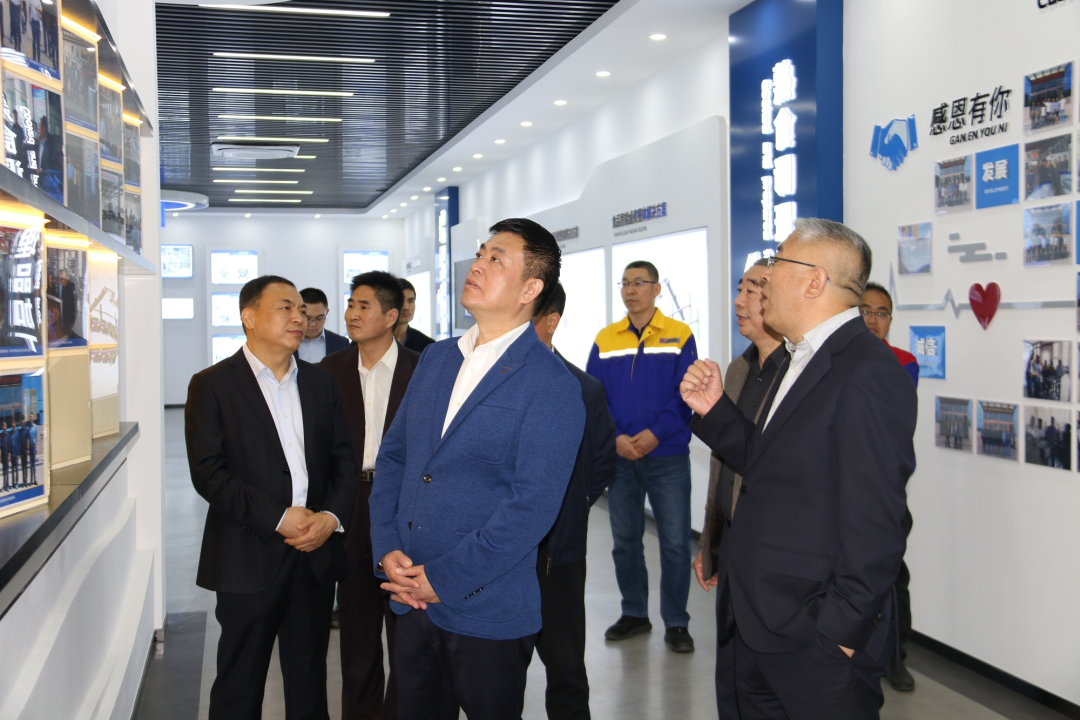 青島市政協副主席、市工商聯主席崔作一行蒞臨銳智股份調研考察 青島市政協副主席、市工商聯主席崔作一行蒞臨銳智股份調研考察